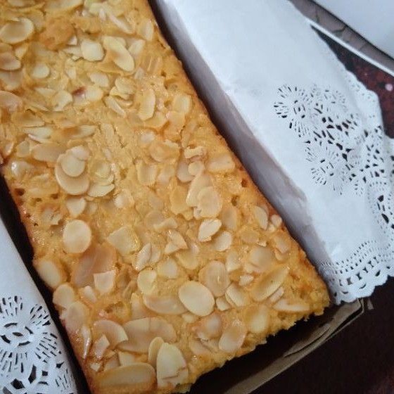 

Gluten Free Vanilla Butter Cake Premium
