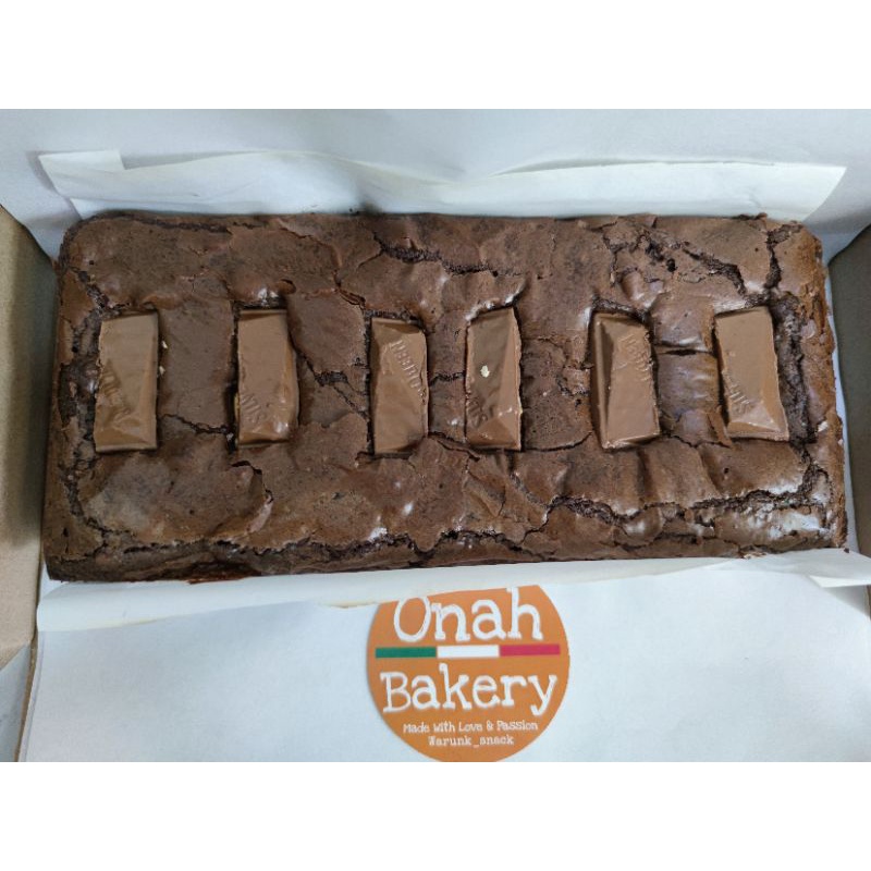 

Fudgy Brownies Variant Chocolate SilverQueen | Onah Bakery