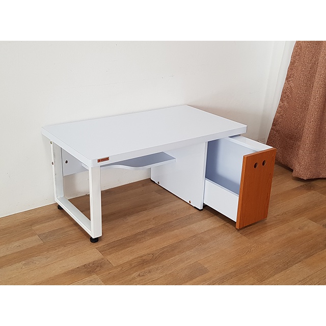 MEJA KOMPUTER LESEHAN GRACE 8010 LS