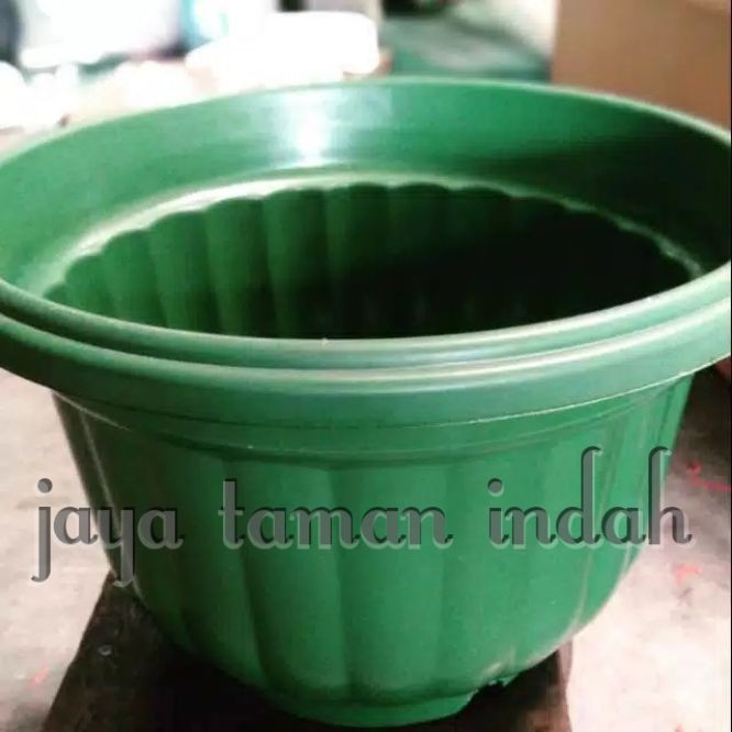POT BUNGA PLASTIK MODEL BELIMBING WARNA HIJAU UKURAN 30