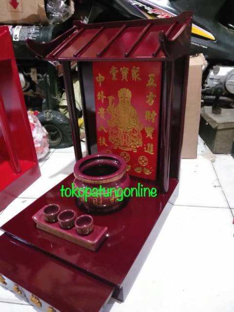 Rumah Dewa Bumi Tecukong Tutikong 2 Pilar