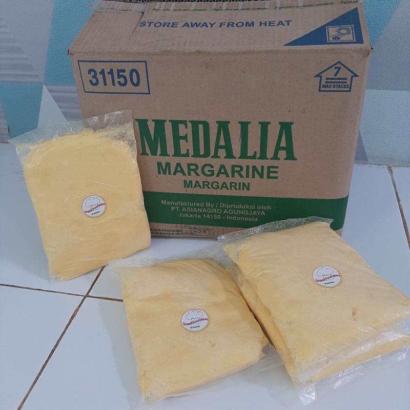 

Mentega Margarine medalia repack 500 gram