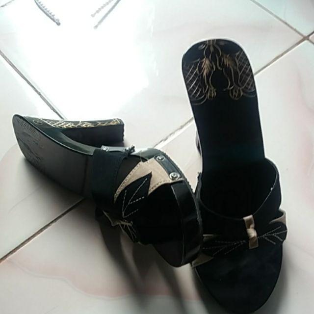 Sandal Hak Tinggi Sandal Kelom Geulis Hak Tinggi Ukir Sandal Hak Tinggi Sandal Kelom Geulis Hak Tinggi Ukir