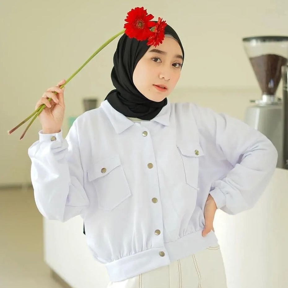 Olin Button - Jaket Oversize Wanita-Putih