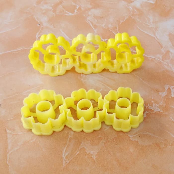 Cookies cutter plastik cetakan kue kering nastar donat bunga mini 3 baris