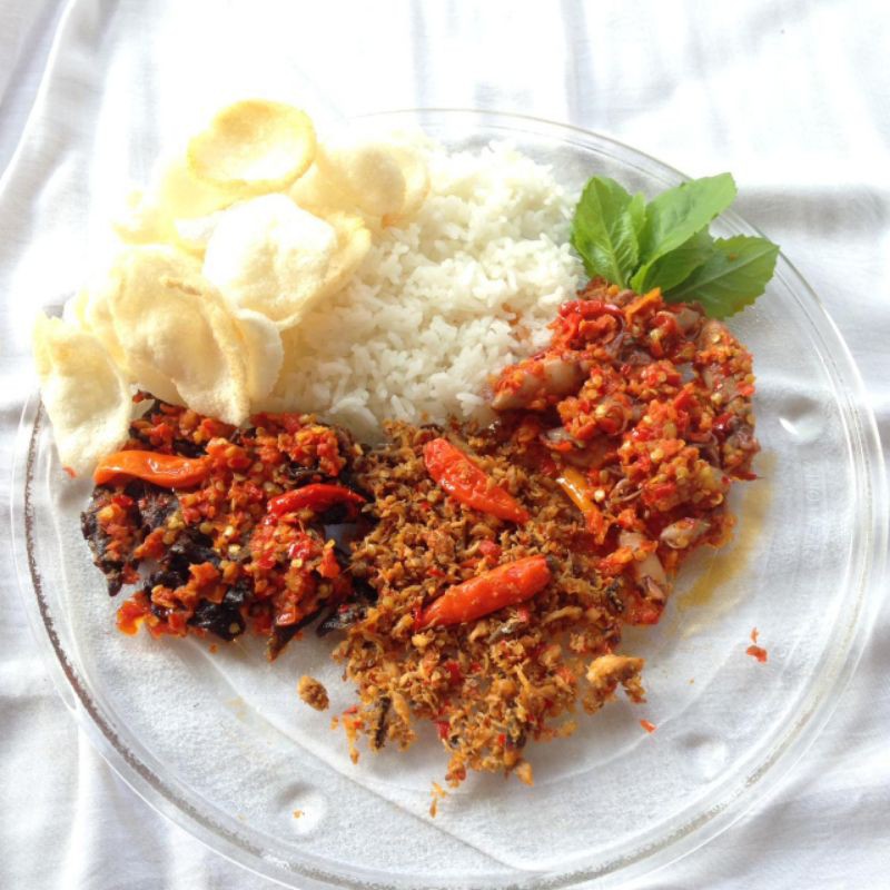 

Sambal ledak ikan Asap by "Sambelku Lasiak'