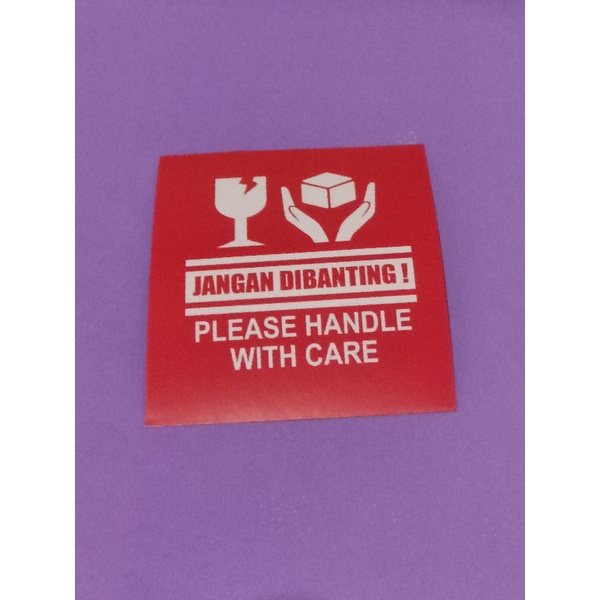 

Stiker Fragile (jangan dibanting)