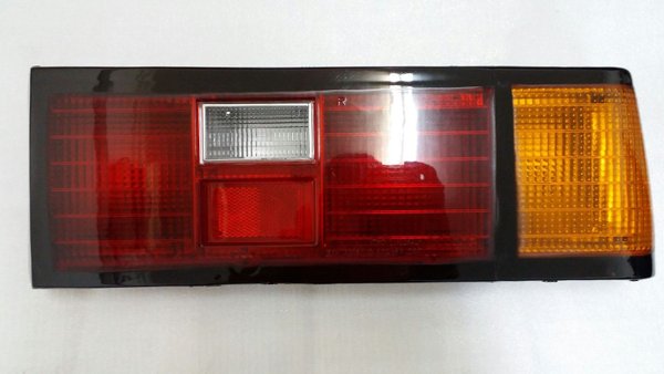 STOPLAMP COROLLA DX 82-83 KE75
