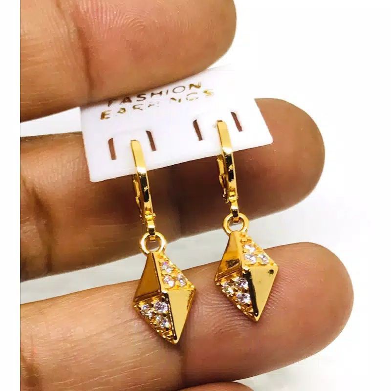 anting wanita //anting gantung //anting permata//anting jepit //perhiasan//anting