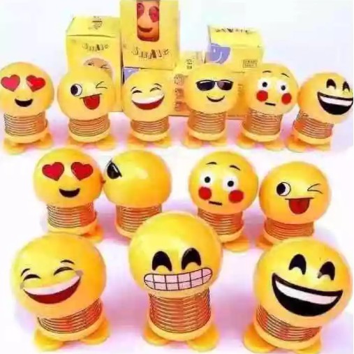 Boneka Mainan Bola Emoji LED Goyang Kepala Emoticon Shaking Doll