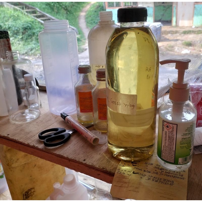 MINYAK SEREH WANGI 100% MURNI KEMASAN 1 LITER