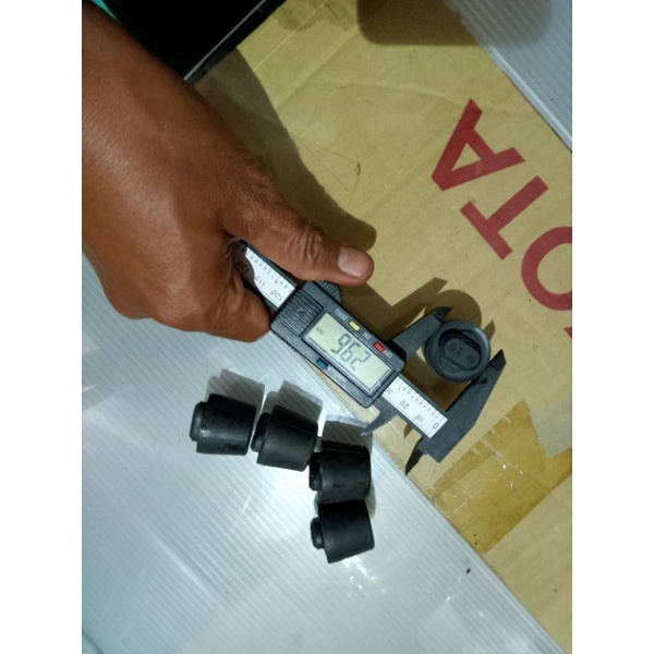 karet bantalan kap mesin