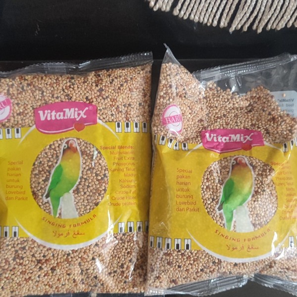 Vitamix Lovebird Pakan Makanan Harian Burung Milet Millet Putih Campur