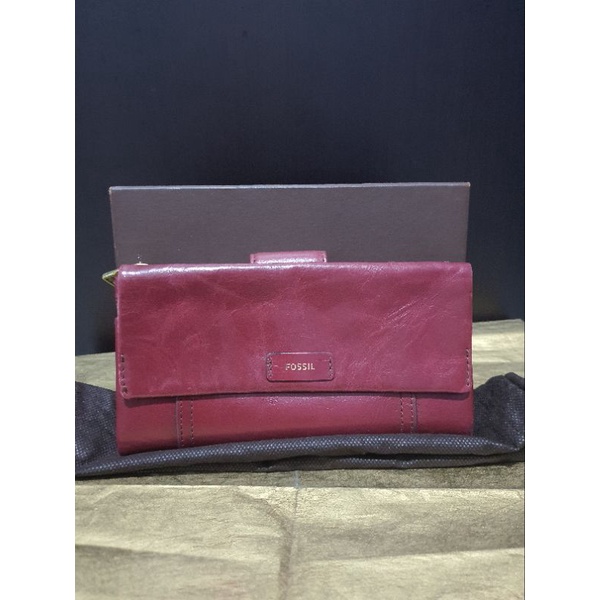 dompet ori ellis clutch wine by fossil
