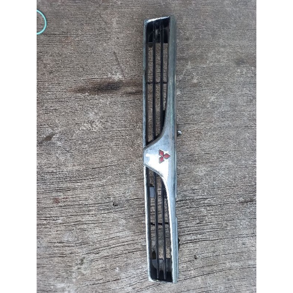 gril mitsubishi evo3