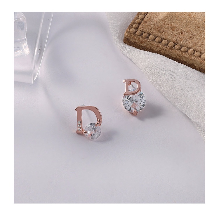 Anting Stud 925 Silver Needle Bentuk Huruf D Asimetris Warna Emas Untuk Wanita