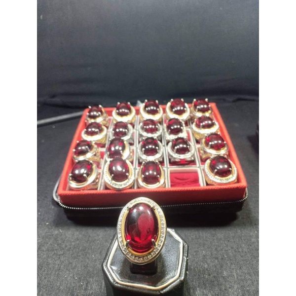 Cincin batu merah siem