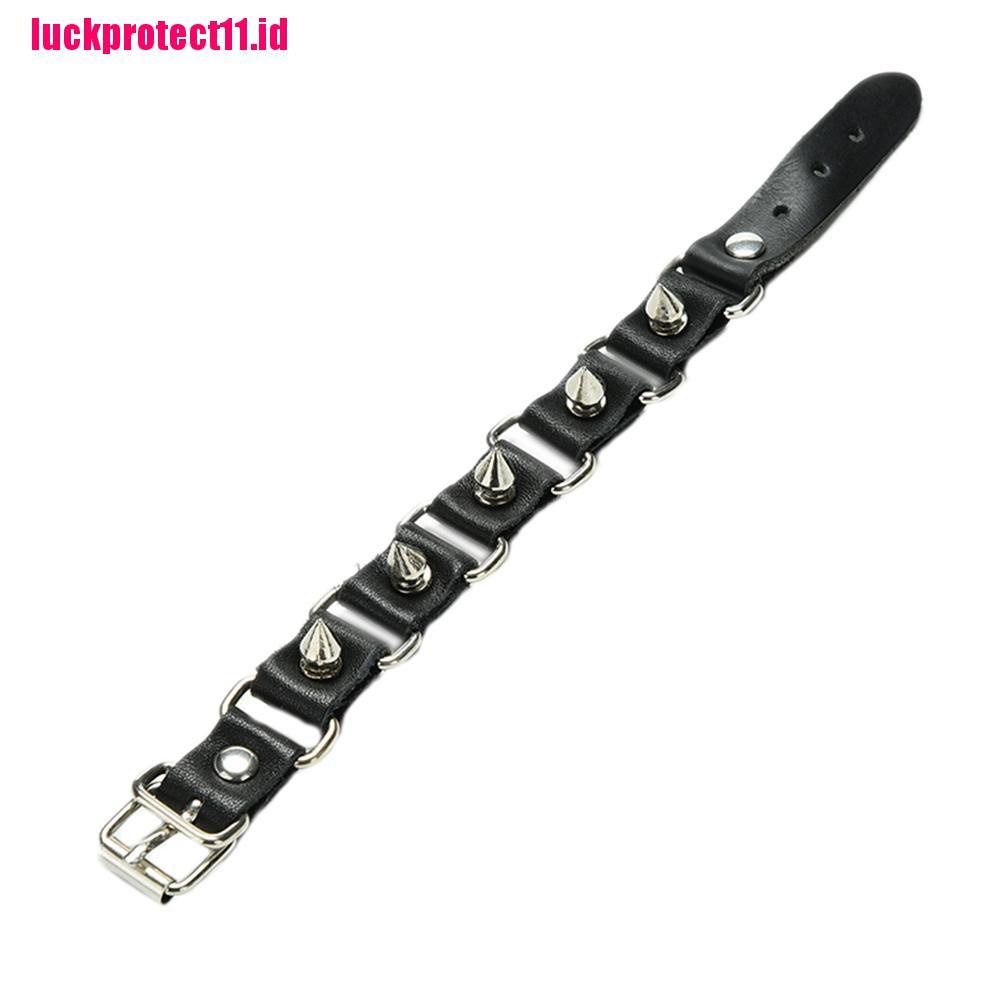 (LUCK) 1pc Gelang Tangan Kulit Aksen Rivet Spike Metal Gaya Gothic Untuk Wanita