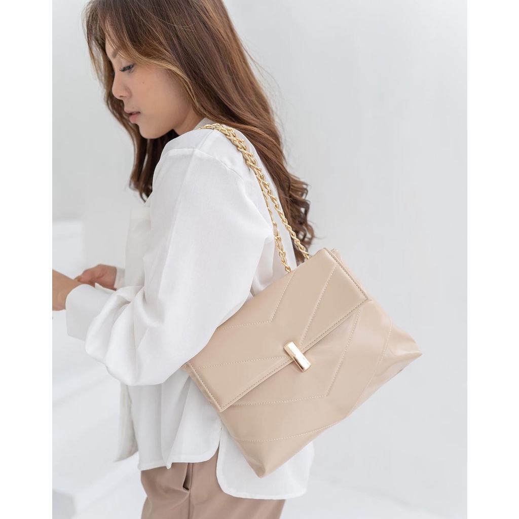 Flicka Sling Bag - J 66