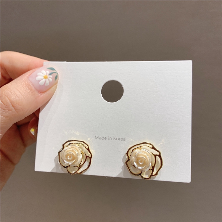 Anting Wanita Mawar Putih Elegan Korea