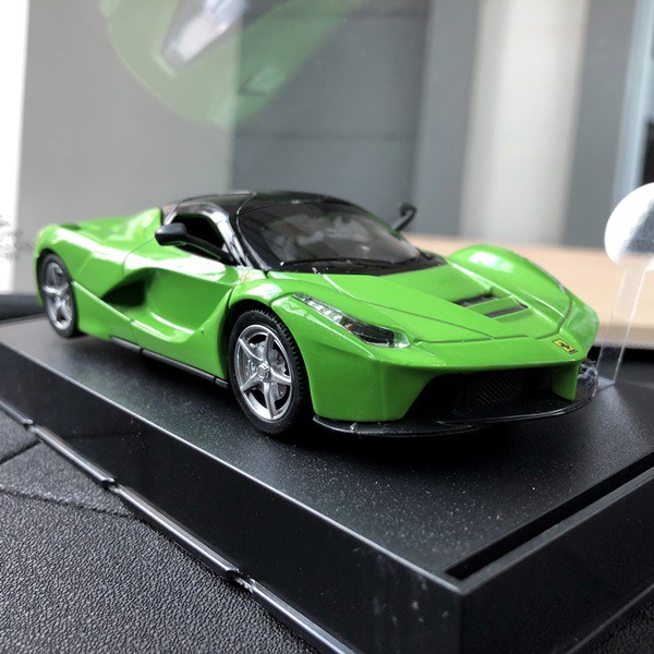 Pajangan FERRARI LAFERRARI Miniatur Parfum Parfume Pewangi Mobil