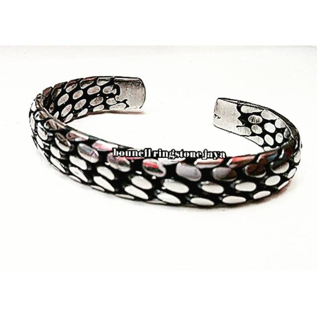 Gelang anyaman papua motiv luar biasa