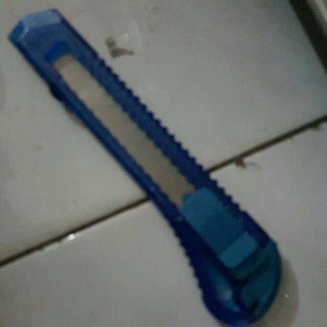 

Cutter knife biasa kater cuter