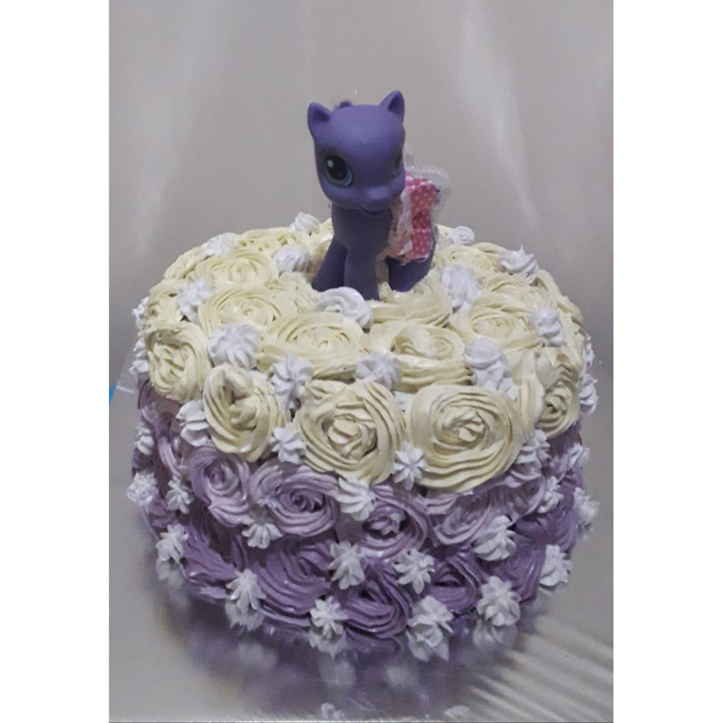 

Roses Ombre Cake (Birthday Cake Bekasi/ Tart Ulang Tahun)