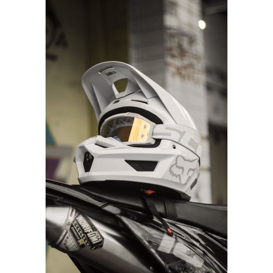 TITIP JUAL Helm FOX V1 Plaic White MVRS Size L