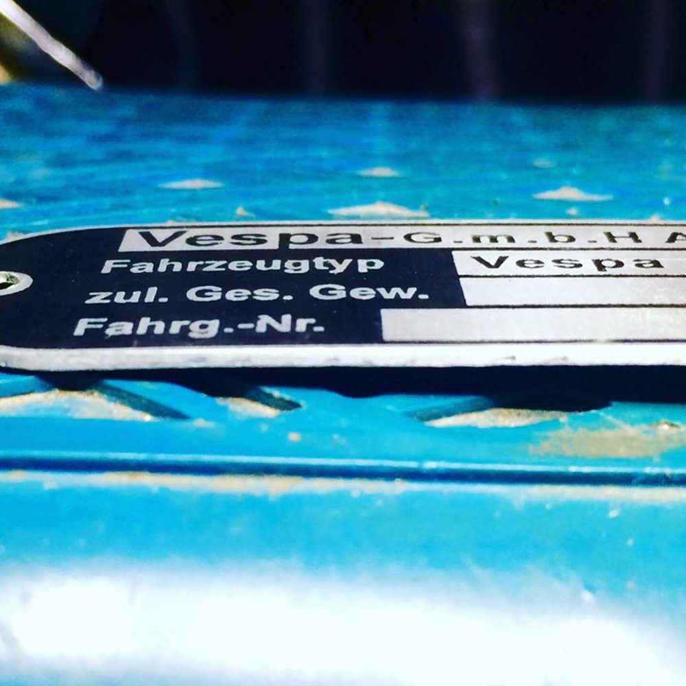 Badge Emblim Paneng Vespa Kongo VGLA VGLB VNB GS Small Frame versi German  Terlaris