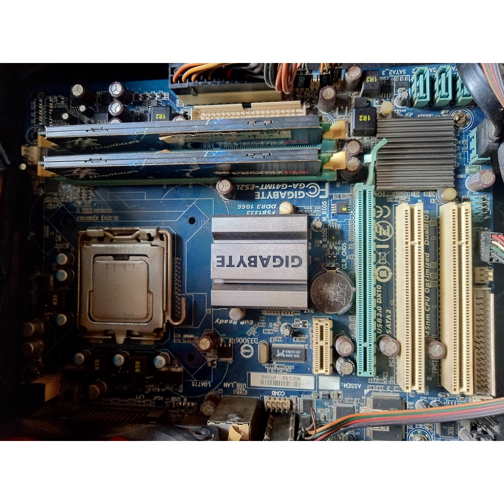 motherboard GIGABYTE G41 MT ES2L DDR3 PLUS PROCIS XEON MURAH