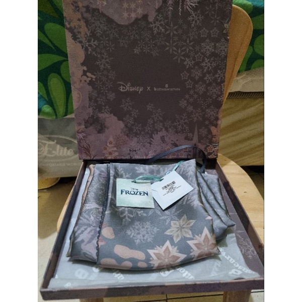 Preloved Buttonscarves Disney Frozen Satin Quarry