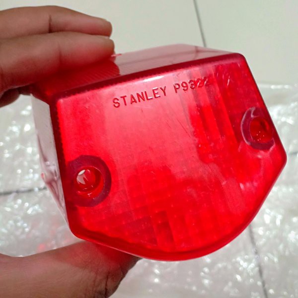 COVER KACA MIKA LAMPU STOP REM BELAKANG MERAH BYSON