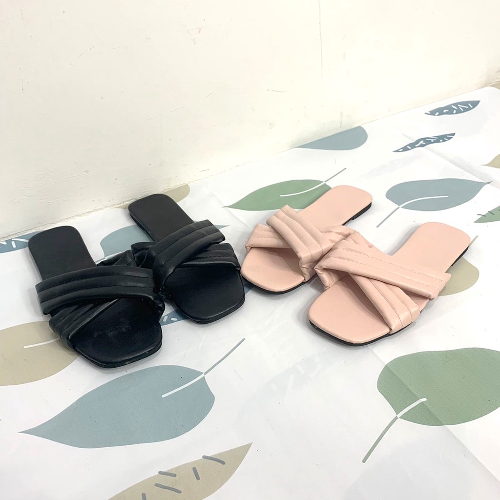 T&amp;Y  Sandal Flat Slop Polos Silang 6497 Sendal Rumah Santai Berkualitas Model Bantal Silang Sendal Empuk Sendal Teplek Casual Wanita Gaya Korea Murah Import
