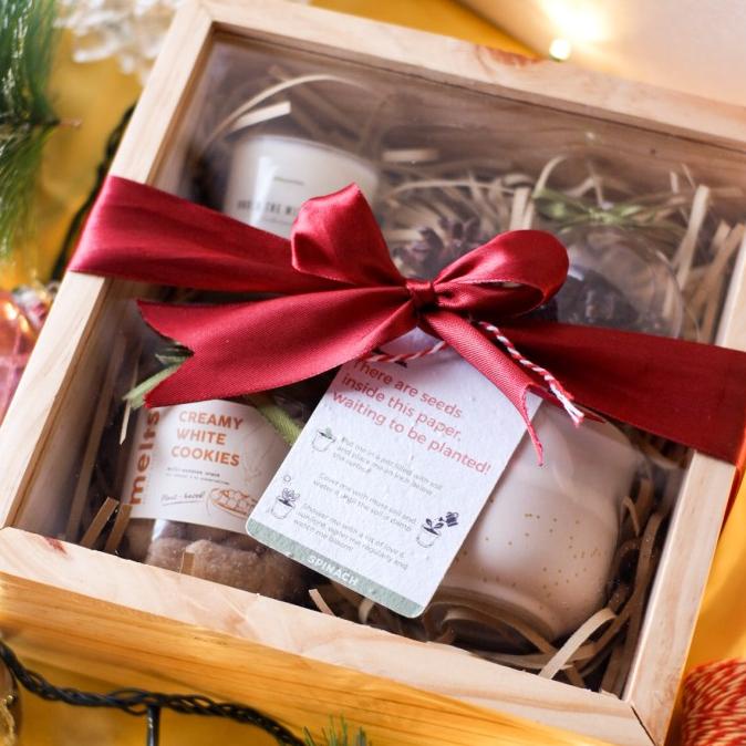 

CHRISTMAS HAMPERS KADO NATAL RAMAH LINGKUNGAN - A THRILL OF HOPE FV452CD4