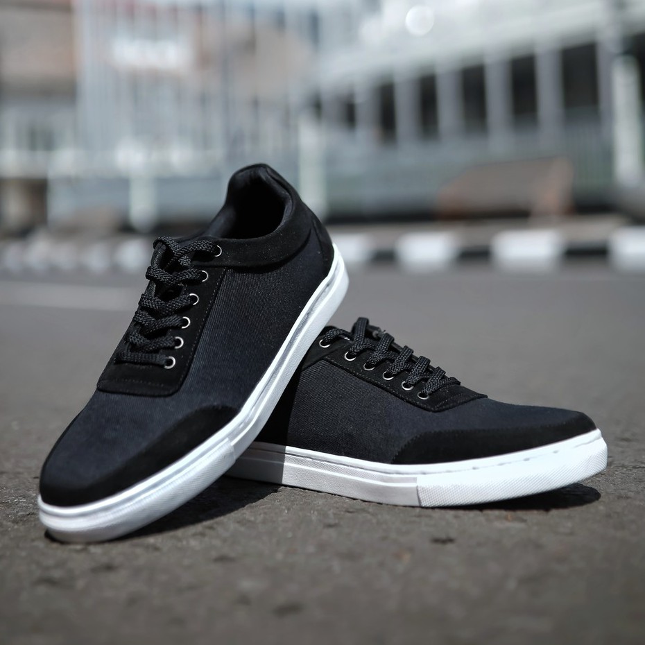 CLEV BLACK |ManNeedMe x Reyl| Sepatu Sneakers Pria Casual Shoes ORIGINAL