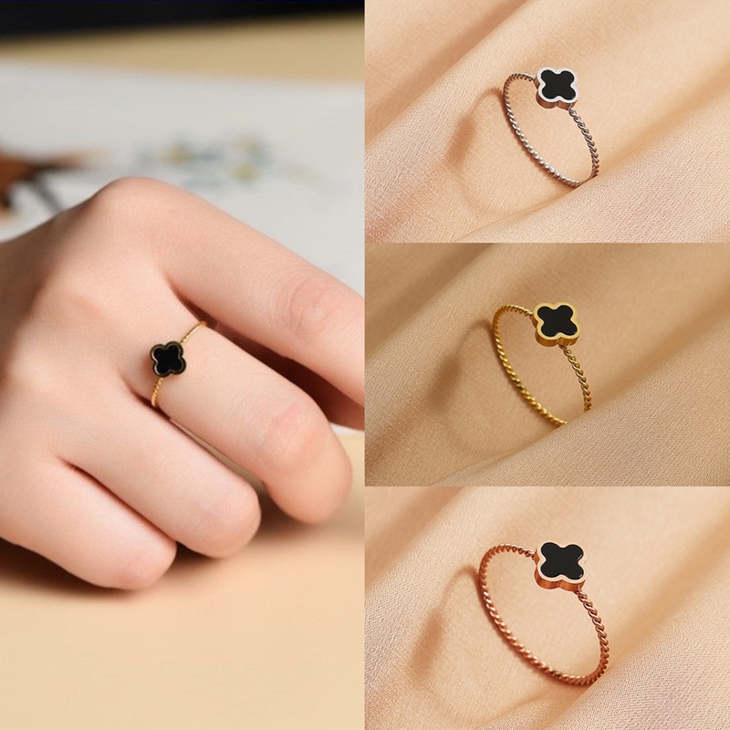 Cincin Titanium Steel Lapis Emas 18k Desain Daun Clover Hias Batu Akik Hitam