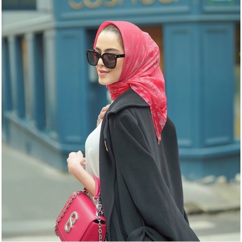 New Buttonscarves El Minorca CONCH