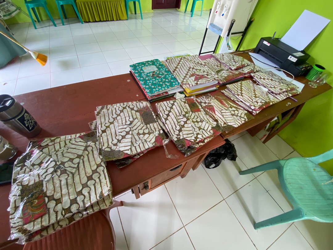 Batik Couple Keluarga Sania Ruffle Ori Ndoro Jowi Dnt Motif Garuda Merah