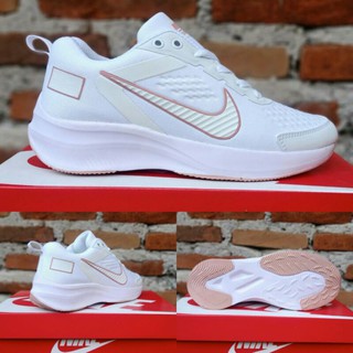 nike tech trainer