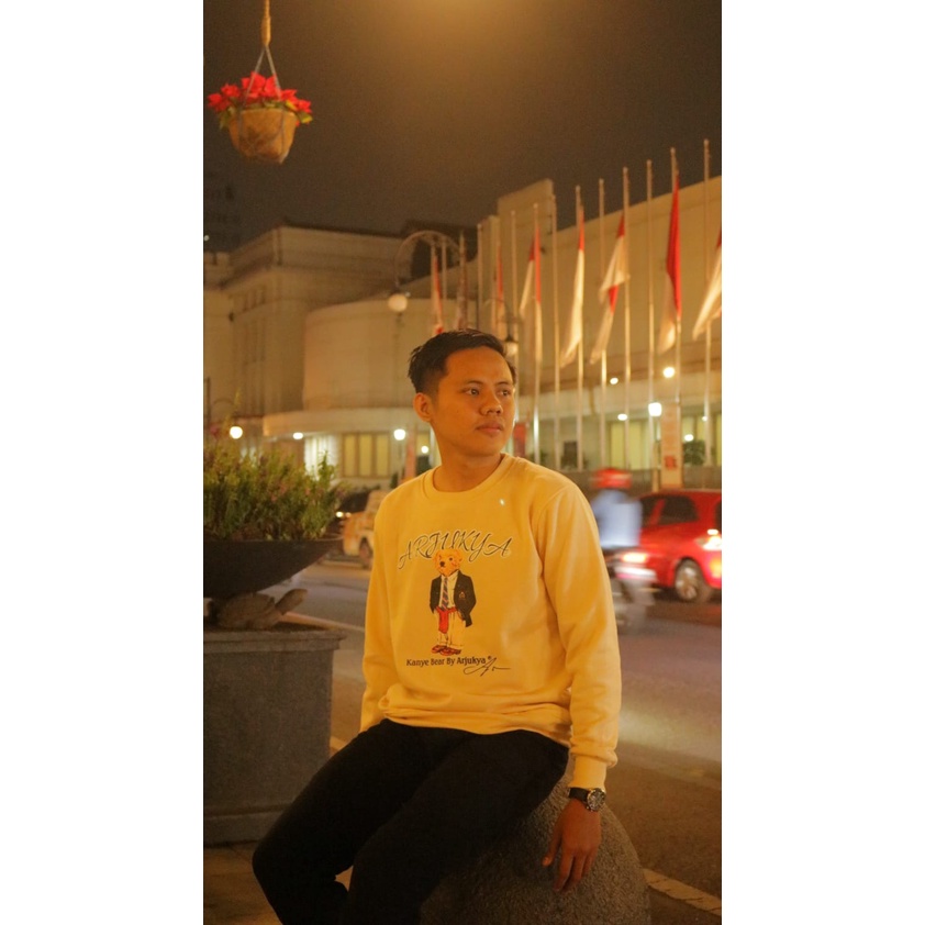 Crewneck Teddy School Cream Keju Arjukya