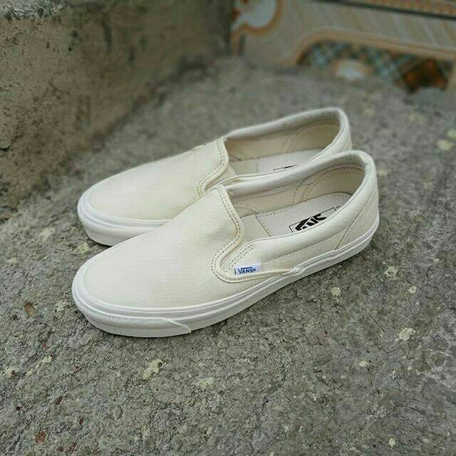 vans slip ons cream