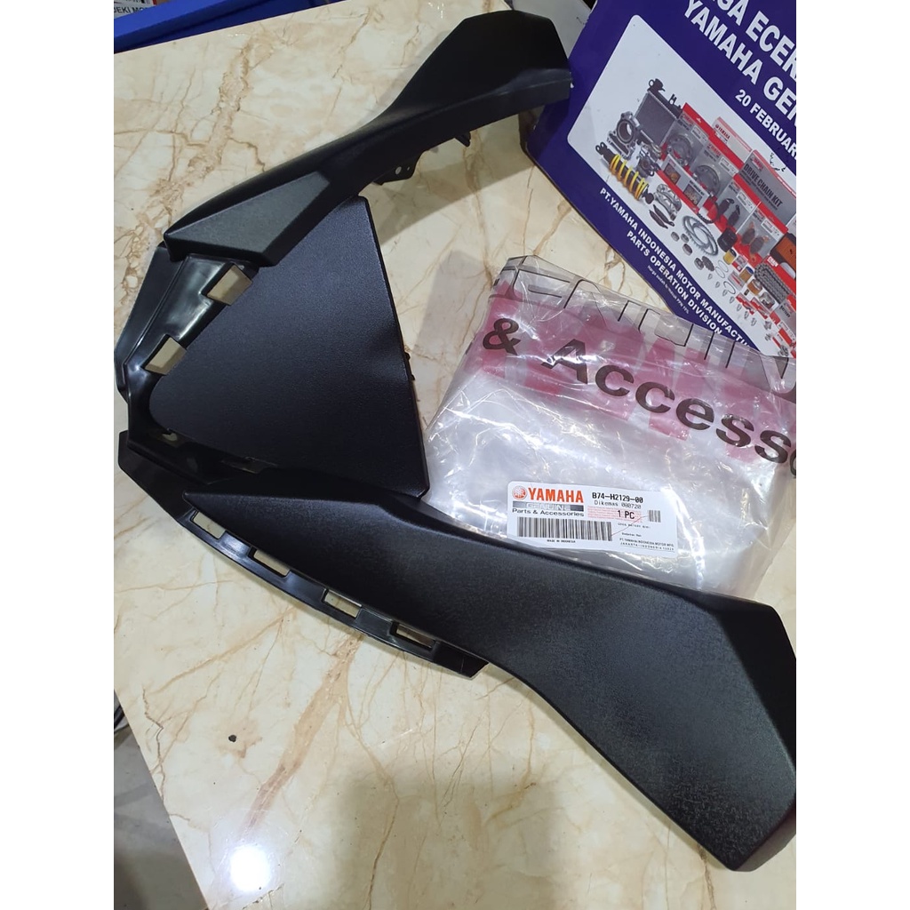 COVER TUTUP AKI XMAX 250 ASLI ORI B74-H2129-00