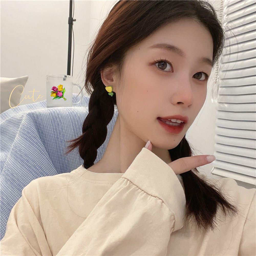 Anting Klip Enamel Bentuk Bunga Gaya Retro Vintage Untuk Wanita