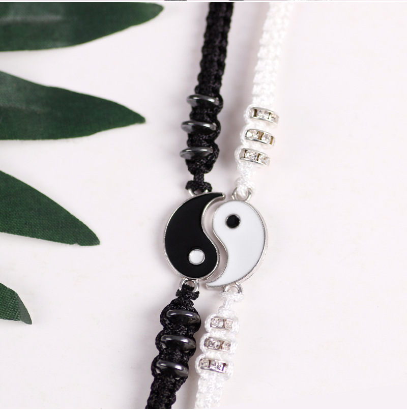 Gelang Tali Anyaman Tangan Hias Liontin Alloy Gaya Retro China Yin Yang Tai Chi Untuk Pasangan / Sahabat
