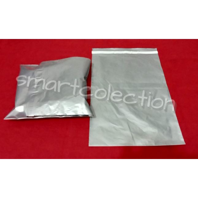 

Plastik Polymailer Silver Khusus Packaging Ukuran 20x30 Isi 100lembar