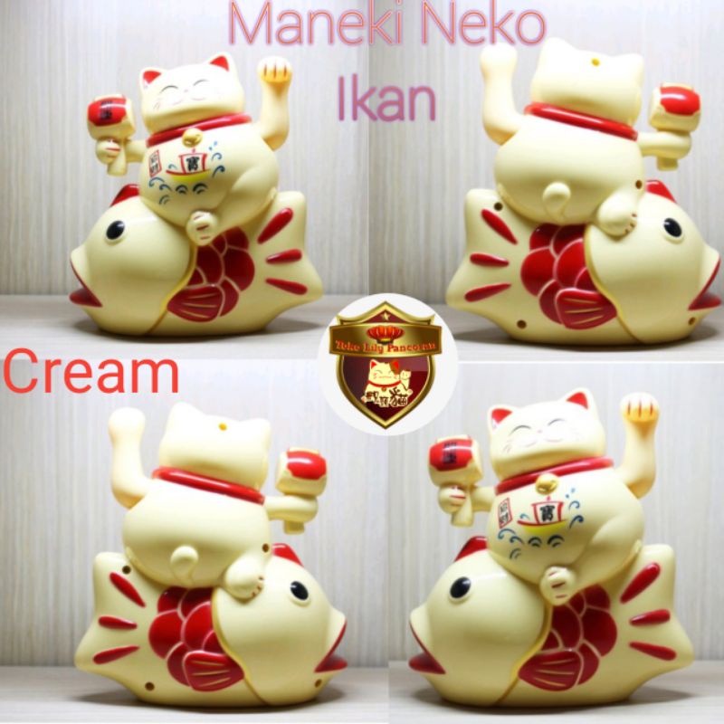 Maneki Neko Ikan / Kucing Lambai Ikan / Kucing Hoki Ikan / Lucky Cat naik Ikan / Lucky cat Imut