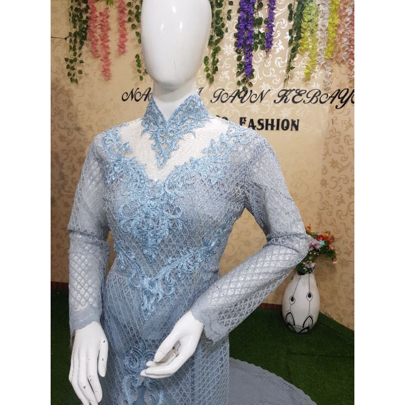 kebaya biru wardah