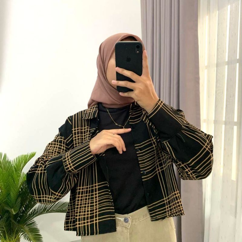 BLOUSE KEMEJA CROP TARTAN WANITA / KAMEJA TARTAN OVERSIZE / KEMEJA PUTIH POLOS / ATASAN KEMEJA KOTAK KOTAK BLOUSE CROP TOP OUTER OVERSIZE WANITA LENGAN PANJANG BALON MOTIF TARTAN PLAIN PLAID CROP