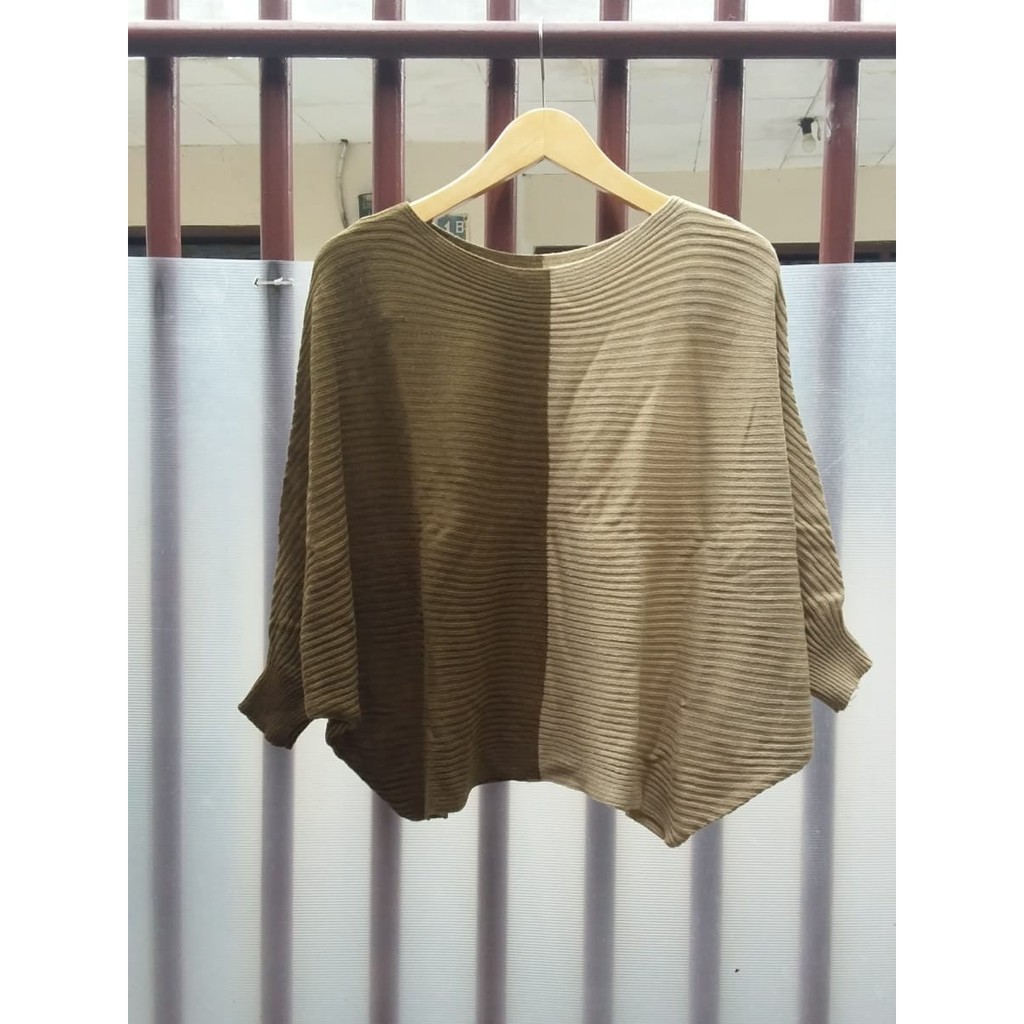 Atasan Rajut Jumbo Wanita Outerwear Blouse Batwing Oversize Lasperal Knit Prily Batwing Kalong Monochrome-Bro-Mo